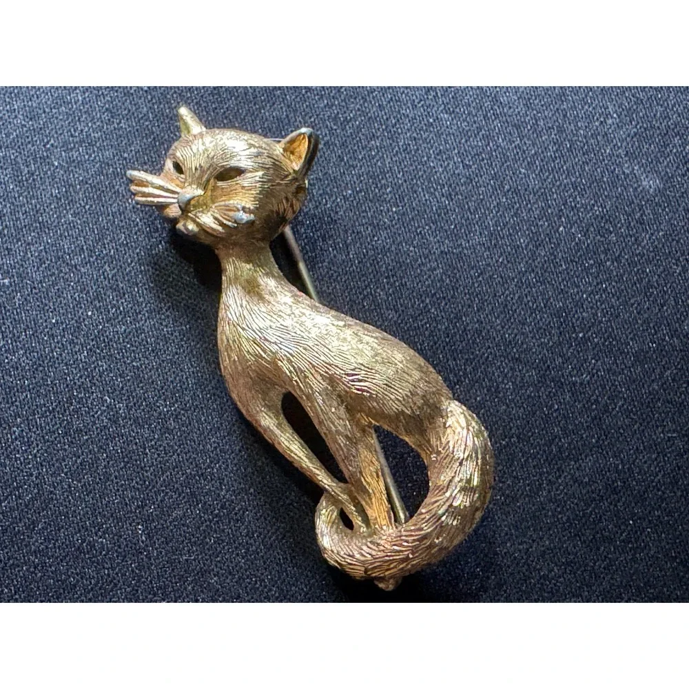 Monet Vintage Gold Tone Textured Cat Brooch Feline Pin Jewelry